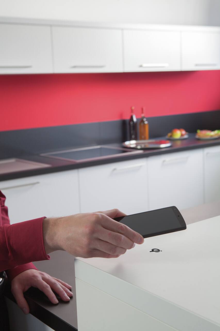 Naber 8031175, Evoline® Qi Wireless Charger, schwarz matt